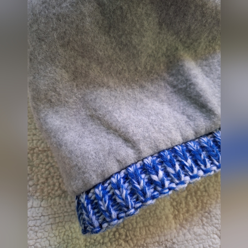 Zephyr Blue and White Knit Pom-Pom Hat for Kids - Picture 4 of 5